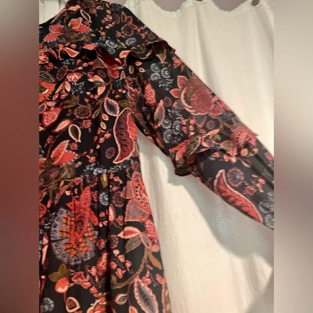 Loft Hydrangea Bouquet Mini Dress- Size 12 - Picture 3 of 7